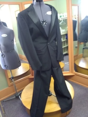 Black 2-pc Modern Suit-MN MOD SU 1403-Sz. 38