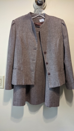 Brown Women's Suit-Wm Su 6125-Chest 36