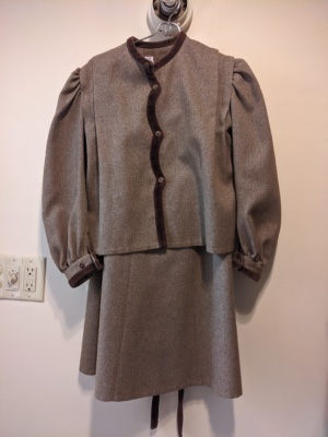 Brown Women's Suit-Wm Su 6501-Chest 40