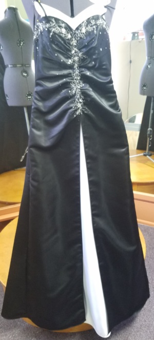 black white  Modern formals-Wm Frml 1100-Chest 33