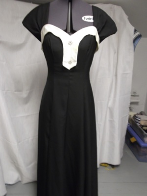 black white  Modern formals-Wm Frml 1101-Chest 32
