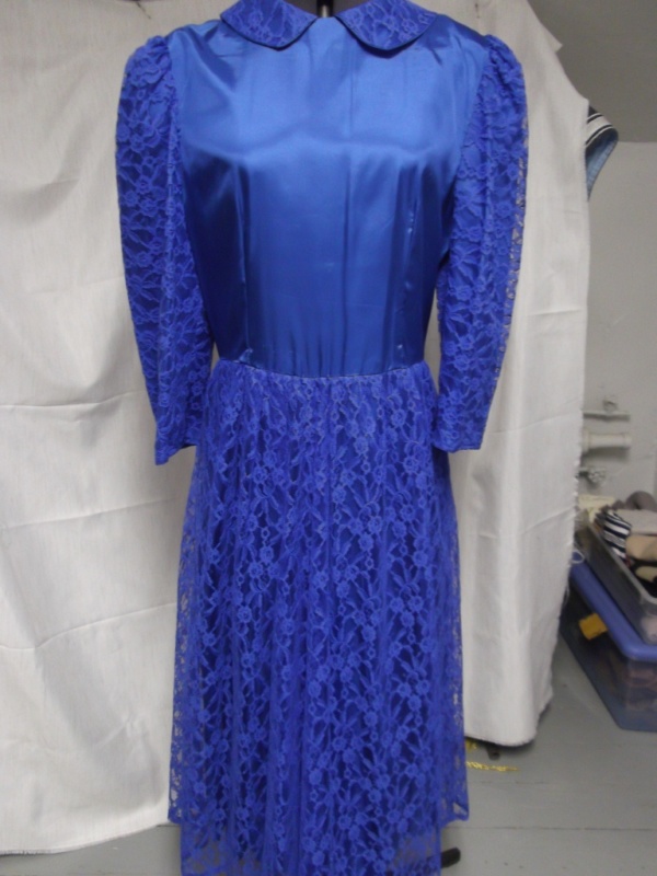 blue  Modern formals-Wm Frml 4401-Chest 30