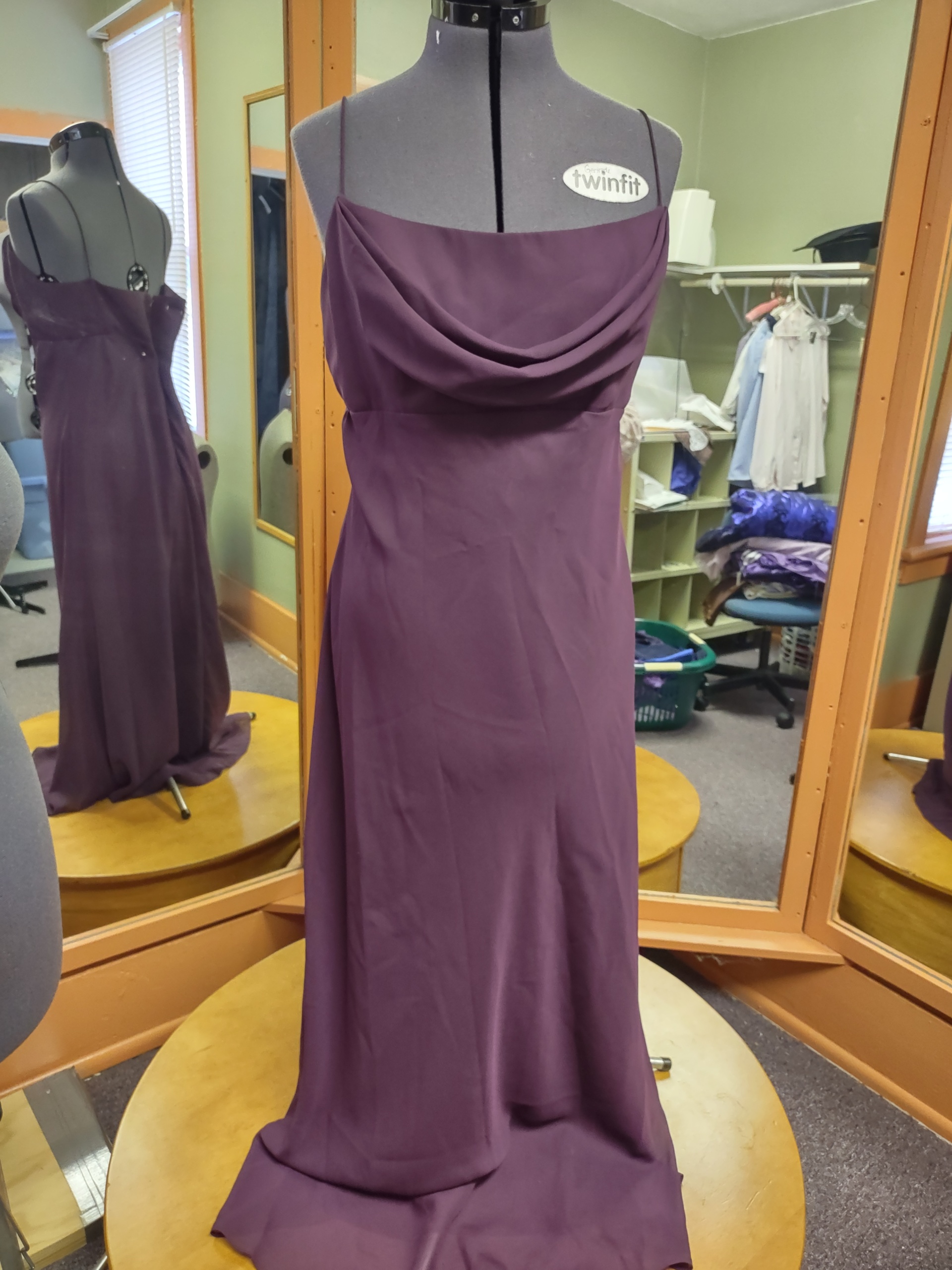 purple Modern formals-Wm Frml 9402-Chest 38 – Costume Cottage