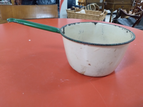 White cooking pot