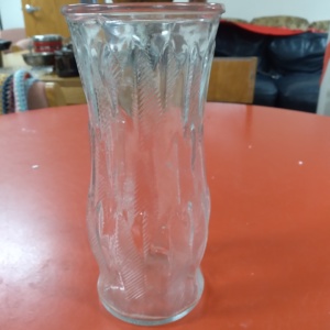 Medium glass vase