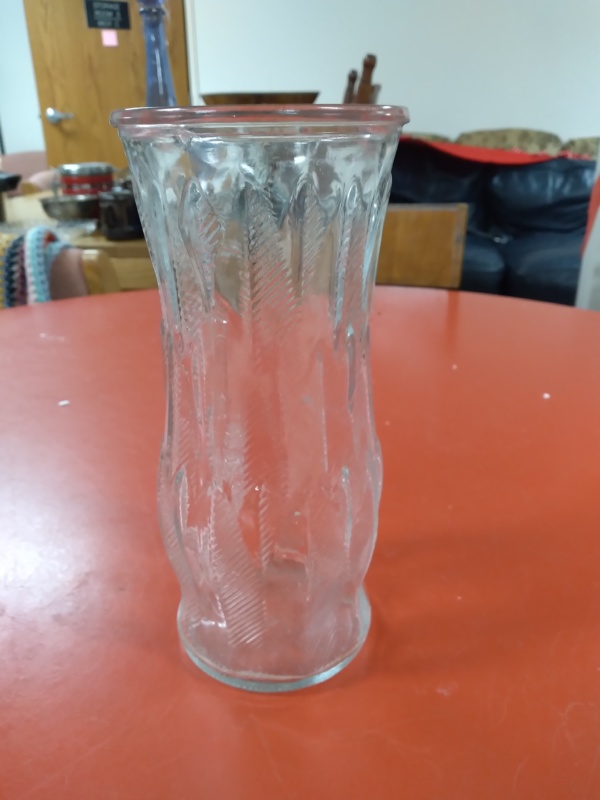 Medium glass vase