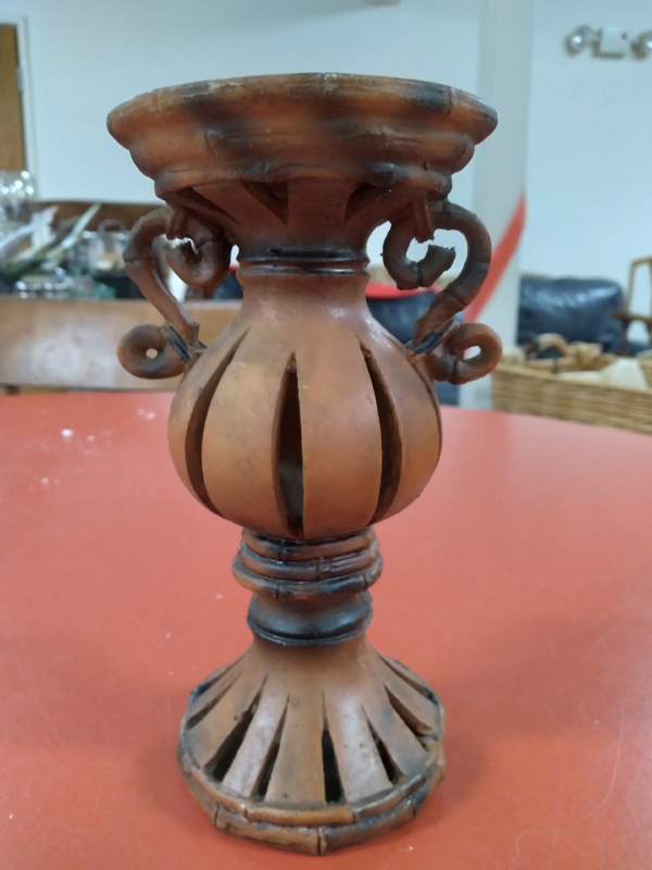 Candle holder