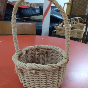 Small wicker basket