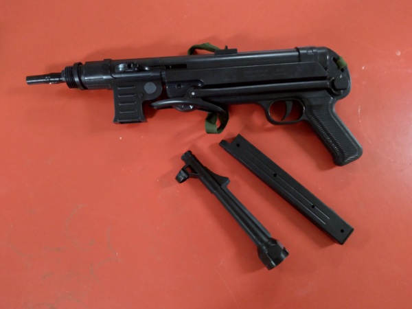Hand gun