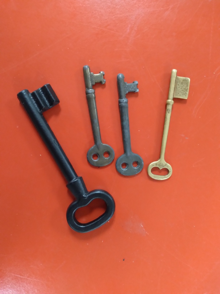 Skeleton keys Prop Closet