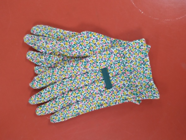 Floral gardening gloves