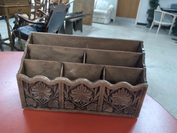 Desk organizer