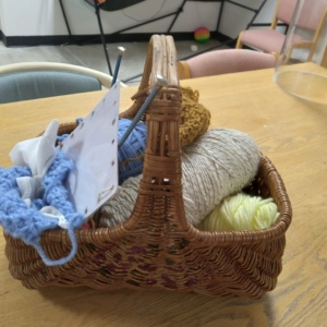 Sewing/knitting basket