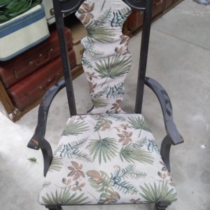 Leaf patterned chair