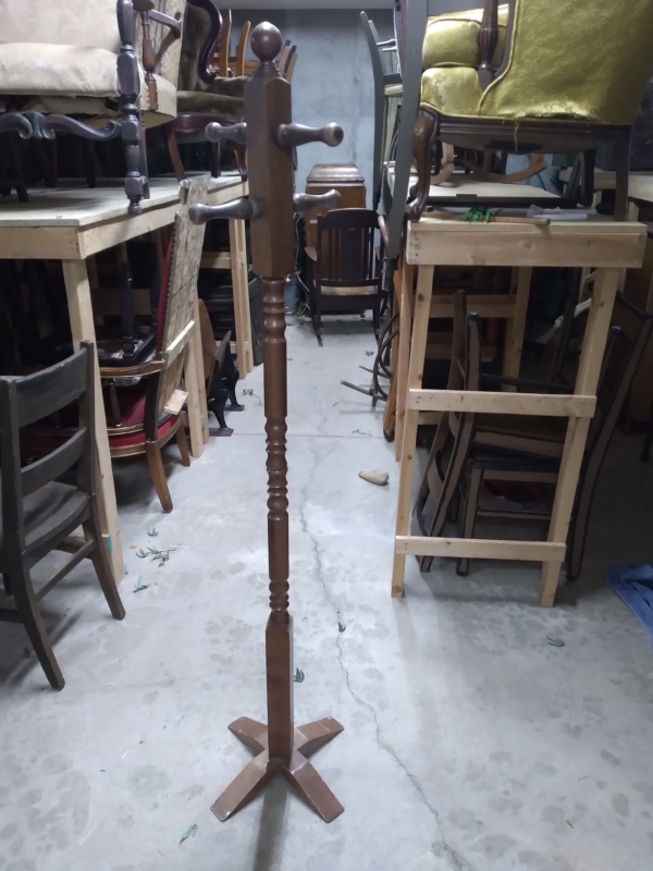 Hat stand