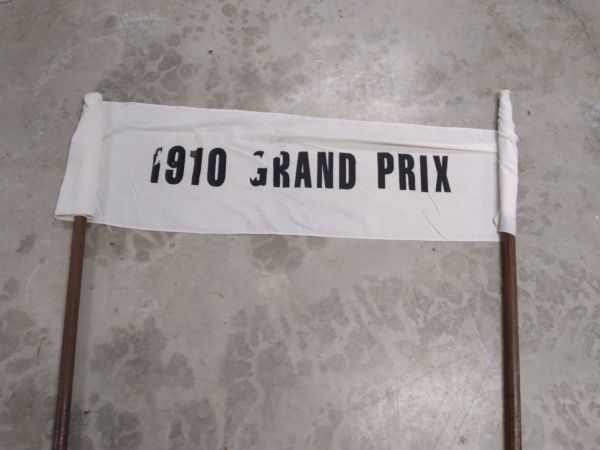 Race goal posts